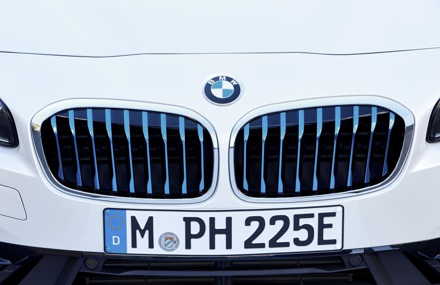 Детали экстерьера BMW 225xe Active Tourer iPerformance (F45) 2018 года  (WW) (фото 14 из 71)